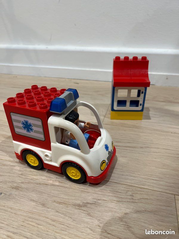 DUPLO Ambulance 10527 Jeux Jouets - Main Image