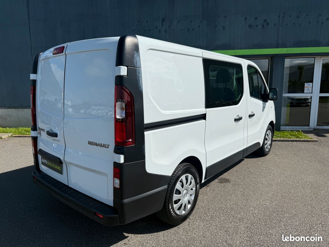 Renault trafic 2.0 l dci 120 ch cabine approfondie 6 places grand confort (image 2)