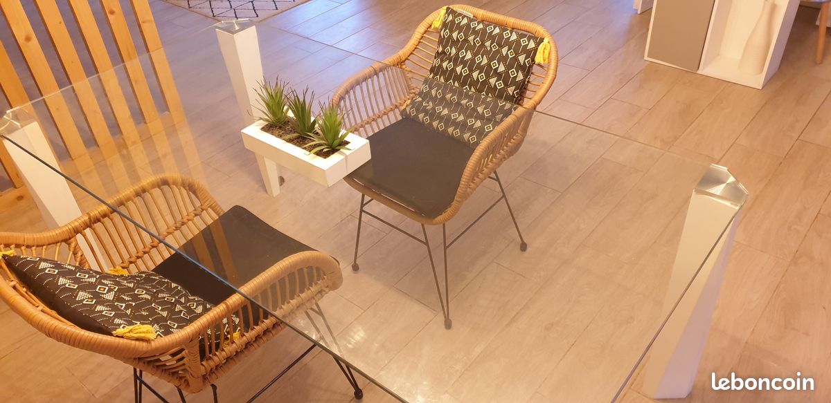 Table de salon en verre (image 1)