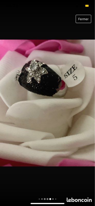 Bague Neuve fantaisie diamètre 1,5 cm (image 4)