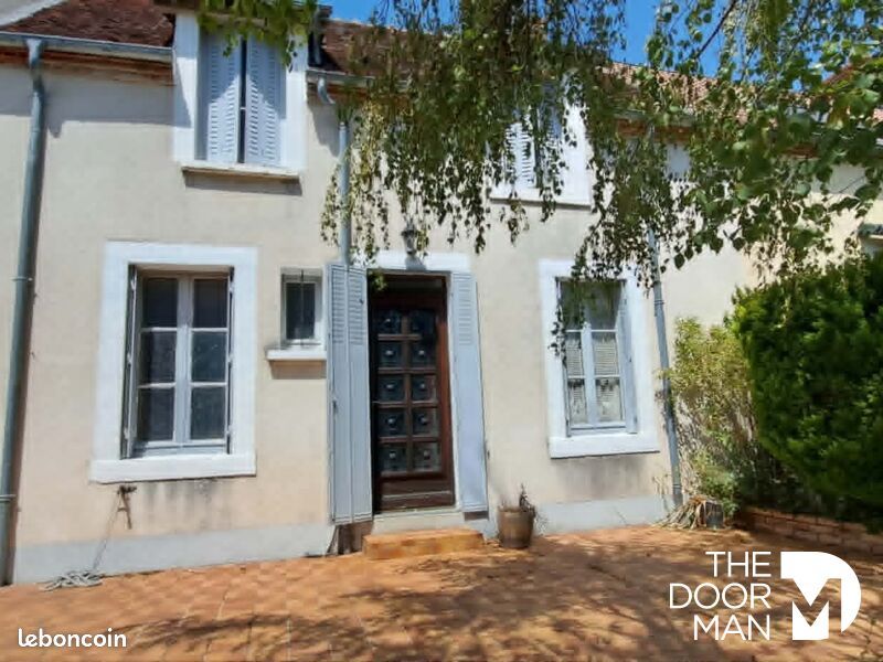 Maison 5 pièces 100 m² · à Lunery · 100 m² · 82 000 €