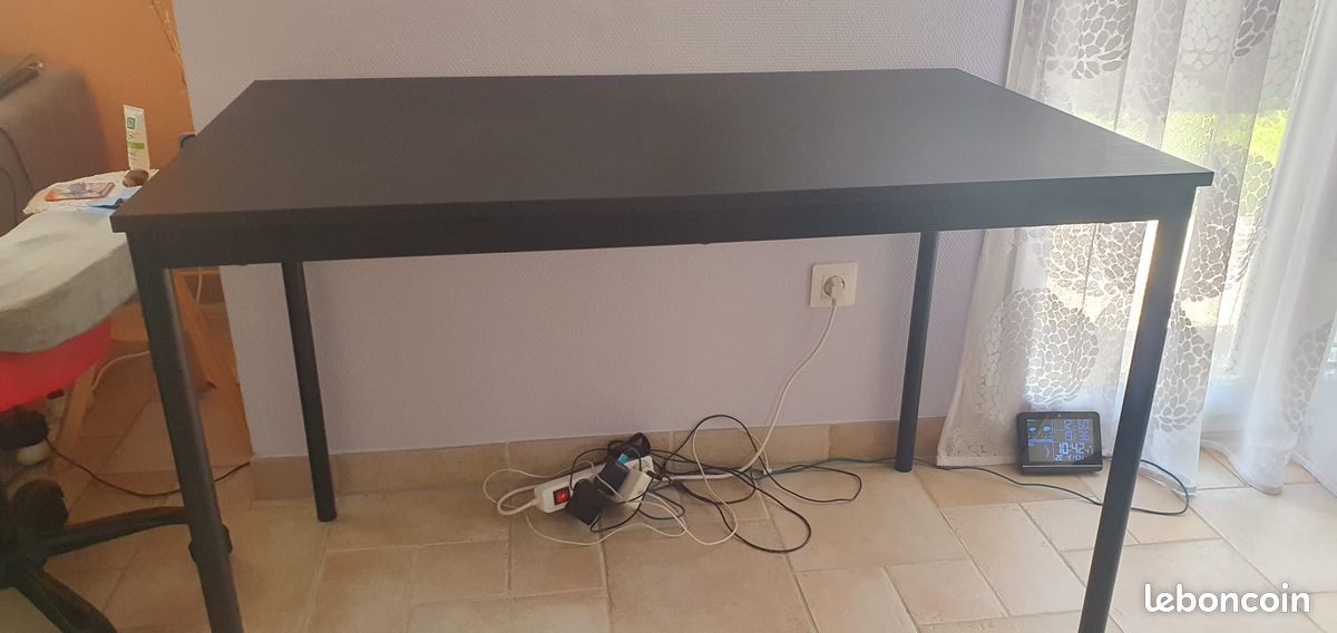 Table (image 1)