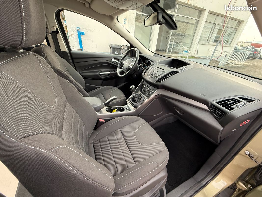 FORD Kuga 1.6 EcoBoost 150ch Stop&Start Business Nav BVM6 1ére MAIN (image 4)