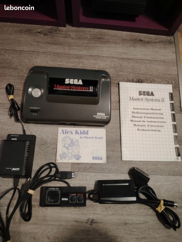 Console SEGA Master System II Grise Avec Sonic Intégré - Model 3006-09A