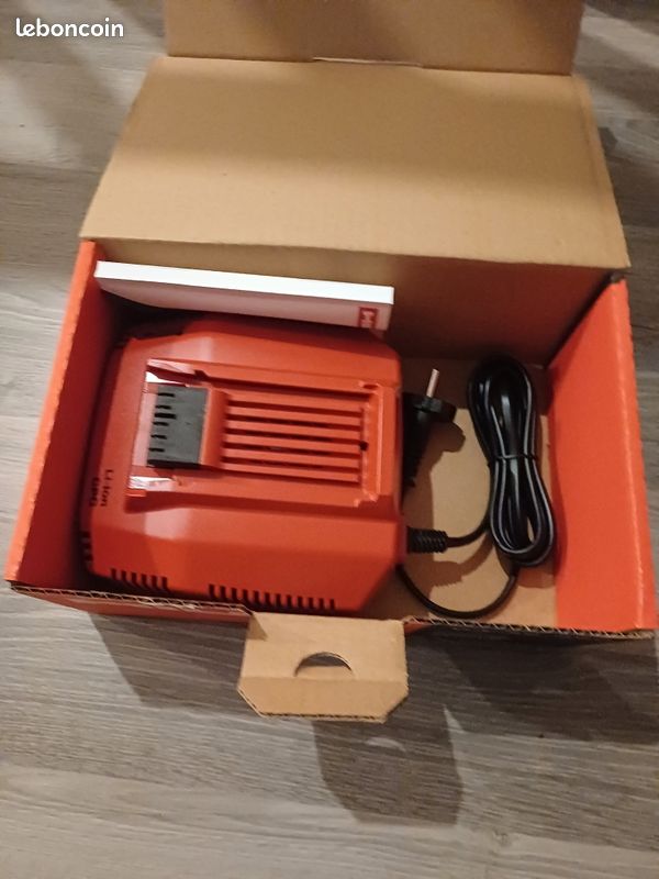 Batterie Hilti 36V Li-ion 2.4Ah - Pour Pièces - Ne Fonctionne Pas