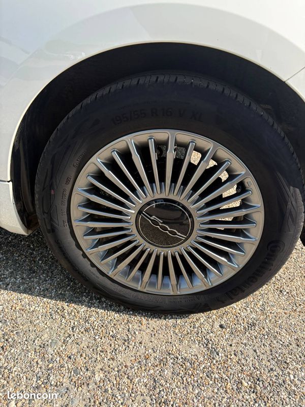 FIAT 500 e 95 ch Icône (image 9)