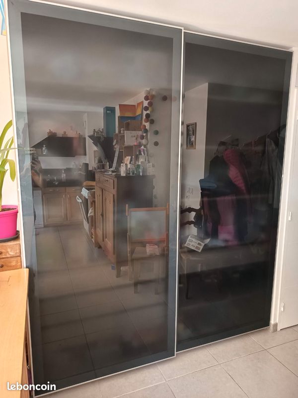 Portes coulissantes verre noir dressing IKEA PAX (image 1)
