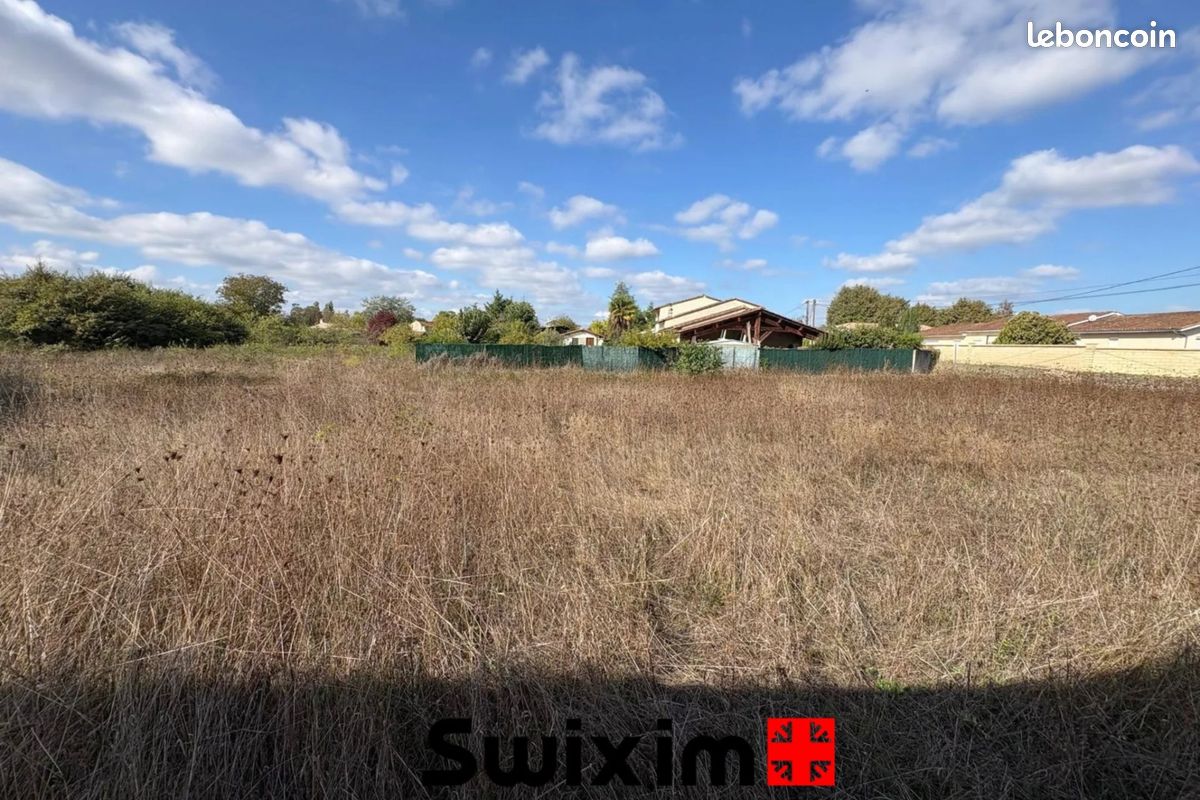 Terrain 582 m² · au Taillan-Médoc · 582 m² · 208 500 €