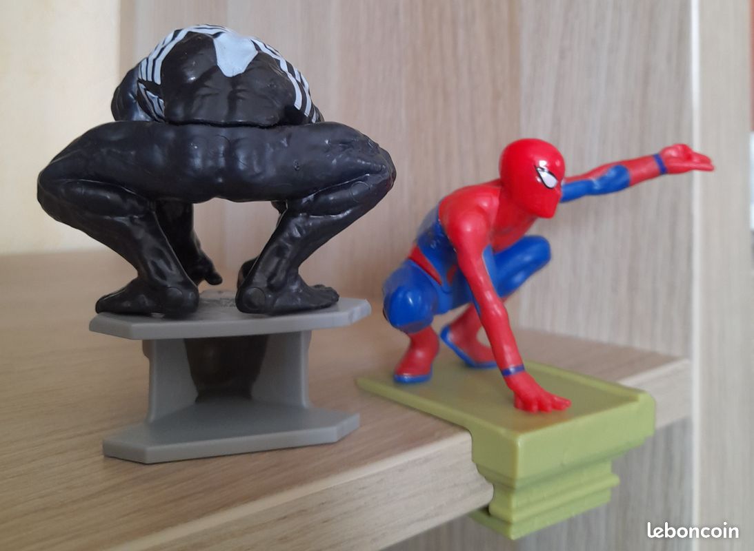 Lot Marvel Spiderman et Venom 1 gobelet + 2 figurines (image 2)