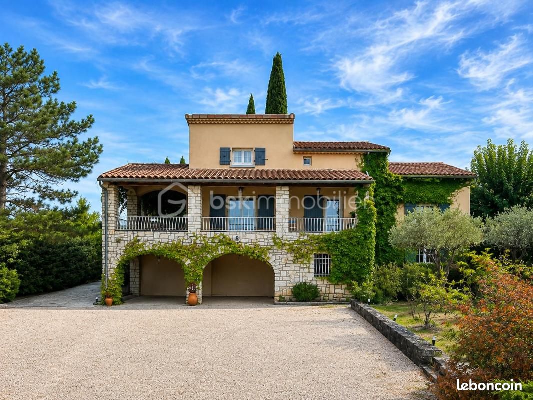 Maison 8 pièces 266 m² · à Grospierres · 266 m² · 535 000 €