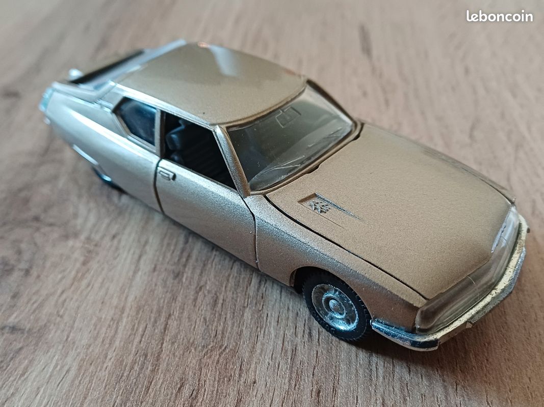 Pilen - CITROEN SM gris métallisé réf. M339 BO 1/43