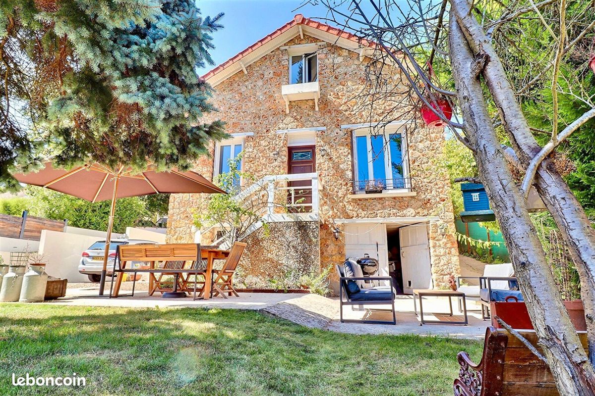 Maison 5 pièces 140 m² · à Mareil-Marly · 140 m² · 2 900 €/mois