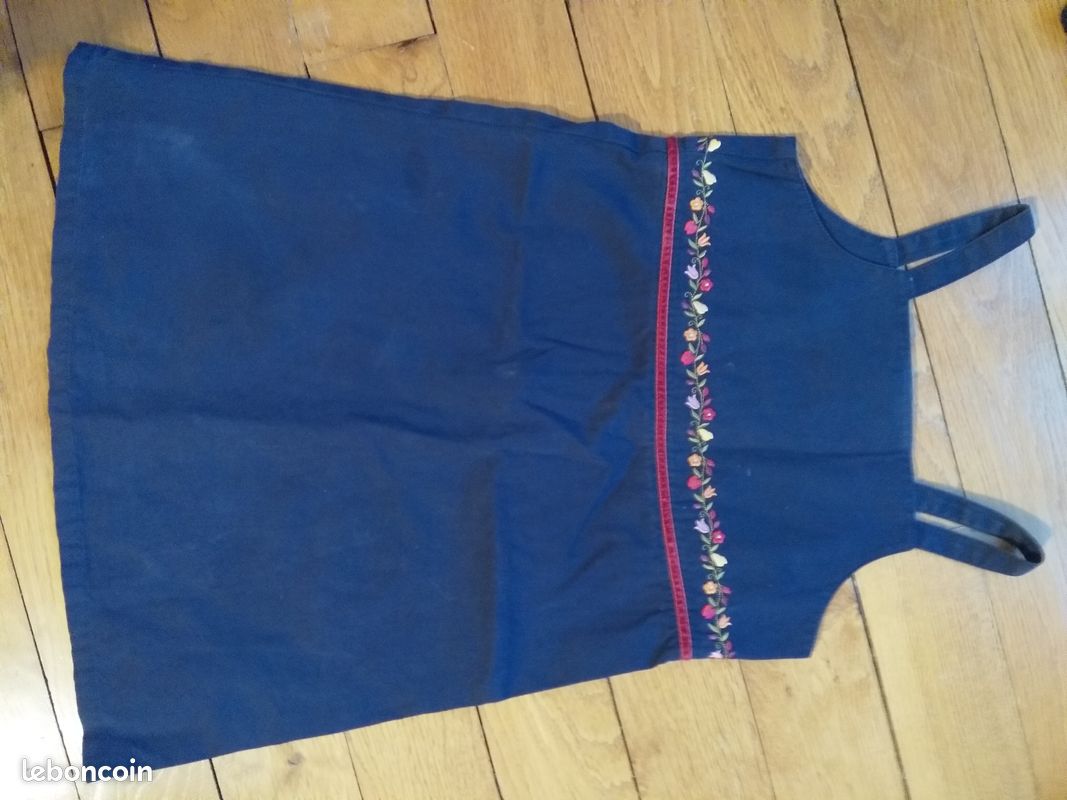 Robe d'été marine avec broderies fleurs 8 ans (image 1)
