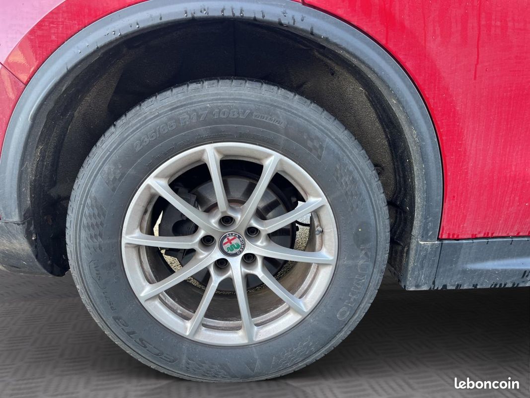 ALFA ROMEO STELVIO 2.2 150 ch AT8 Business (image 24)