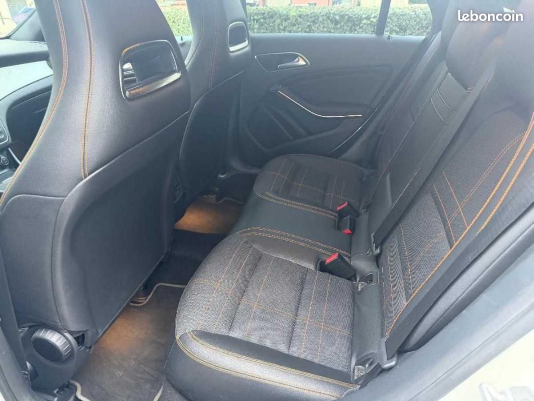 Mercedes CLA Shooting Brake 180 Sensation 7-G DCT (image 11)