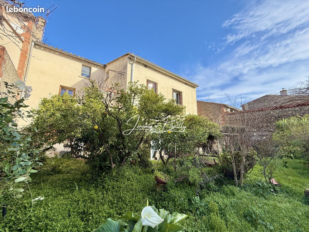 Maison 5 pièces 250 m² · à Villeneuve-la-Rivière · 250 m² · 245 000 €