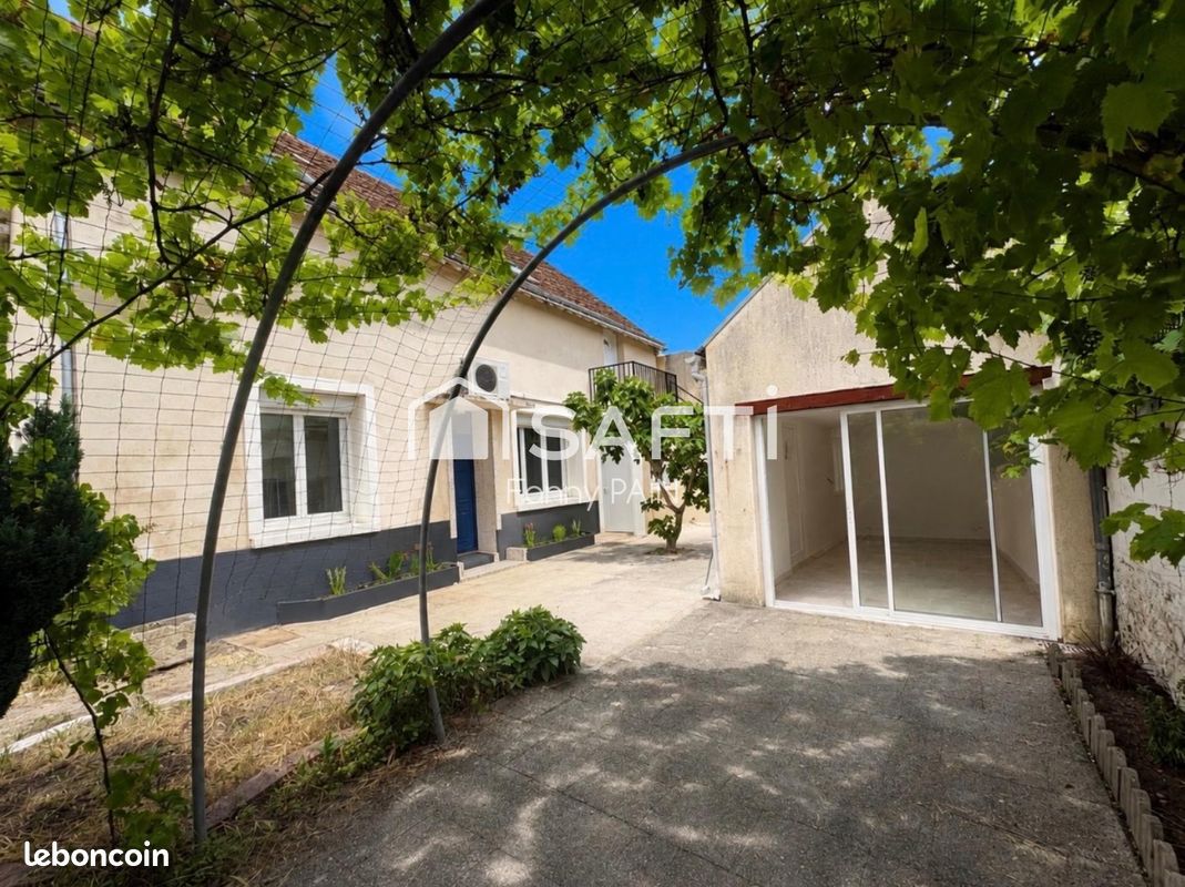 Maison 7 pièces 161 m² · à Montlouis-sur-Loire · 161 m² · 350 000 €