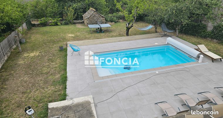 Sauveterre-de-Rouergue - Cadre privilégié pour cette Maison T6 avec piscine