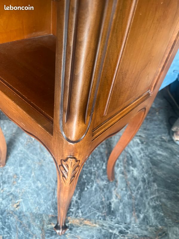Lot de 2 charmantes tables d appoint vintage en merisier (image 3)