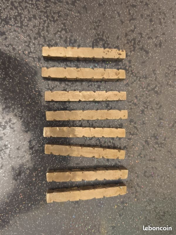 Lot de 8 repose couverts en laiton gravé (image 3)