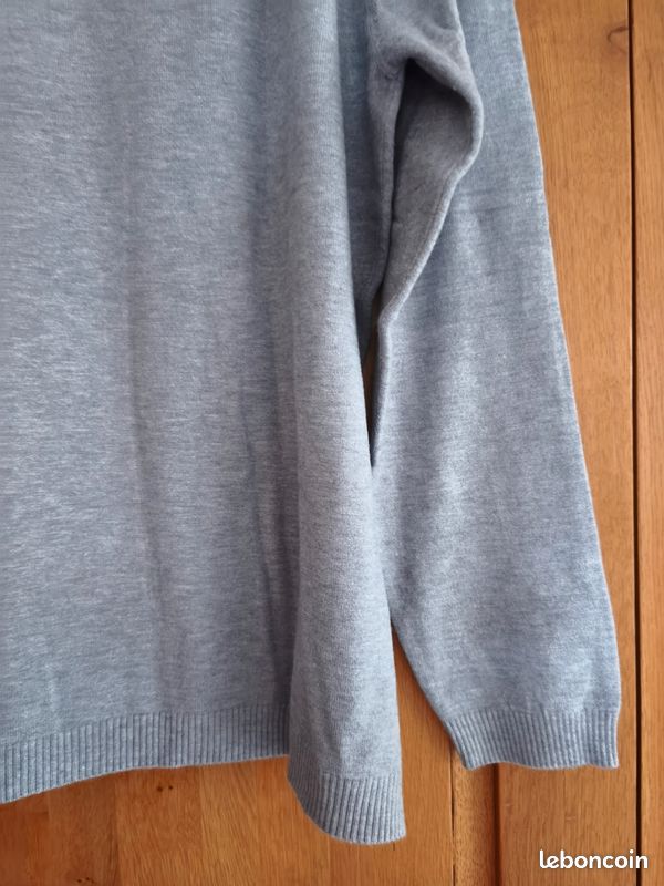 Pull Prettylittlething Gris à moins de 300