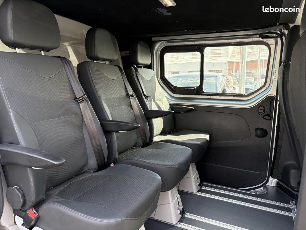 Renault trucks trafic l2h1 3t blue dci 150 bva9 double cabine sieges demontables 5pl gsr2 exclusive (image 14)