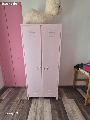 Redoute's Roses Armoire Métal Rose d'occasion - leboncoin