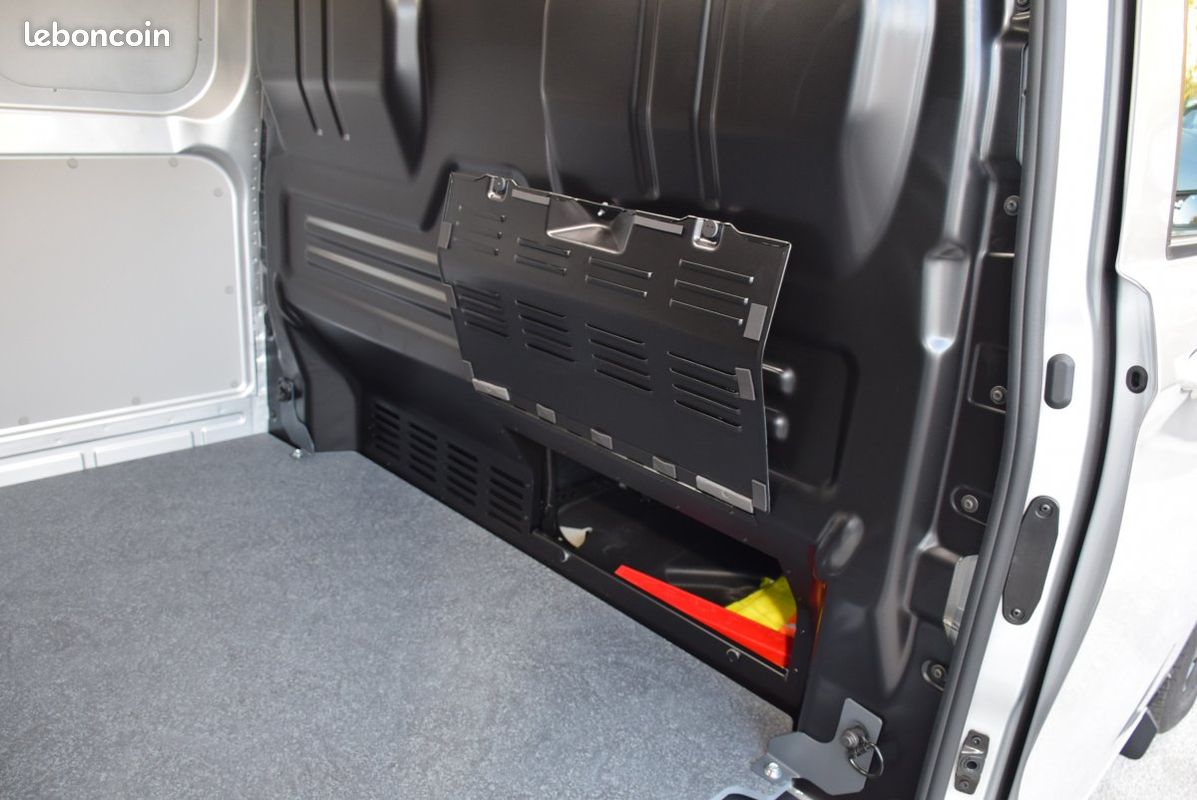 Volkswagen Transporter 4Motion T7 Van L2h1 2.0L Tdi 170 Ch BVA8 4x4 (image 7)