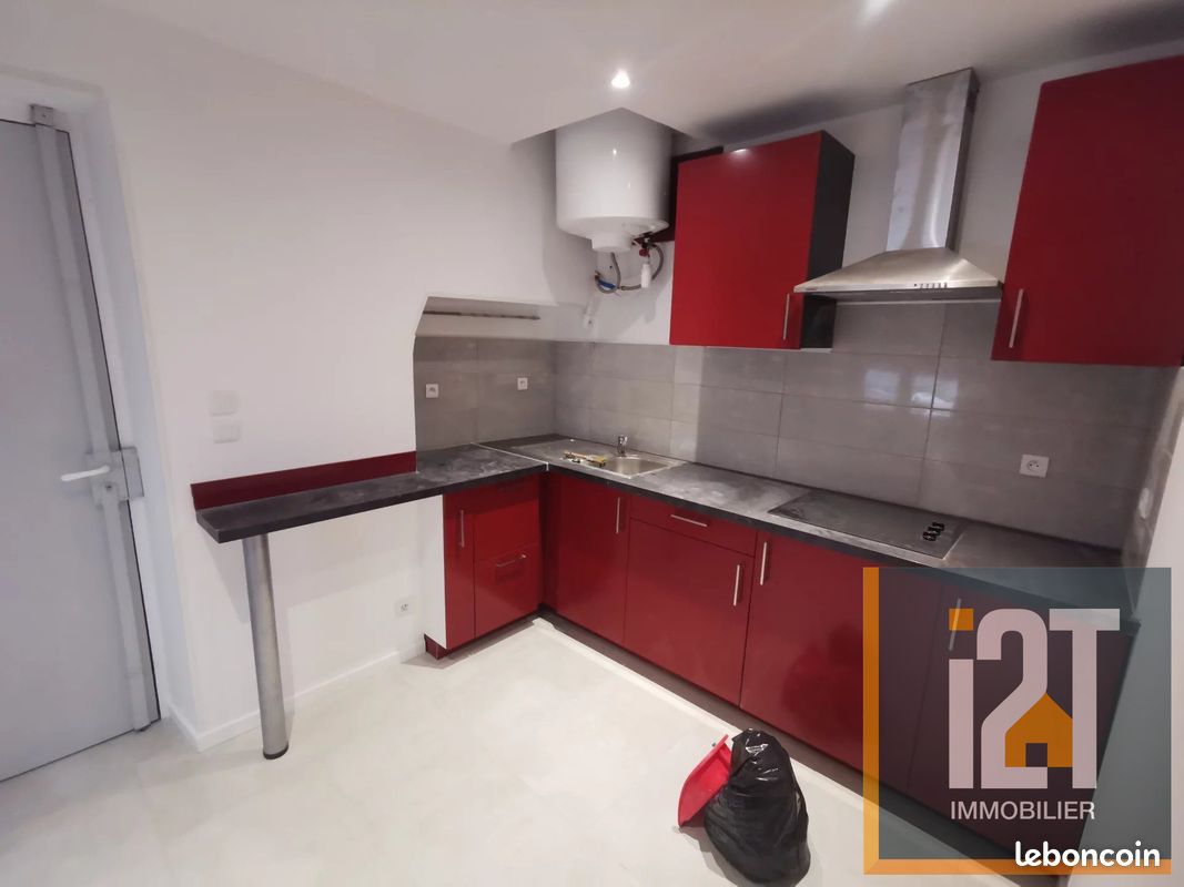Appartement 1 pièce 31 m² · à Nîmes · 31 m² · 475 €