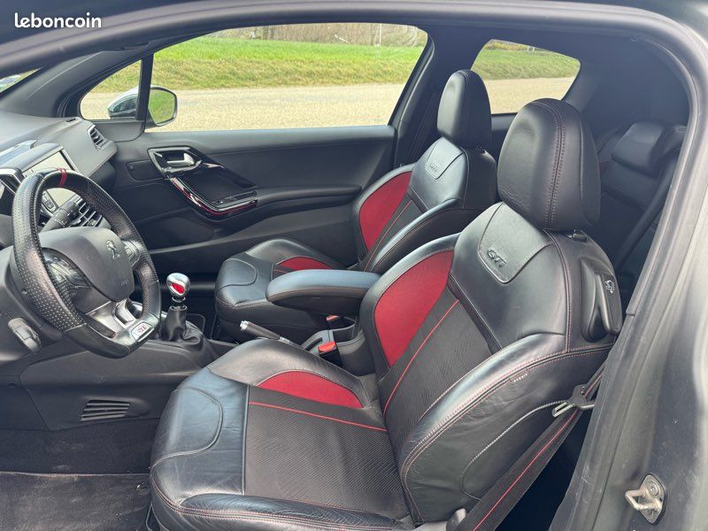 Peugeot 208 GTI (image 3)