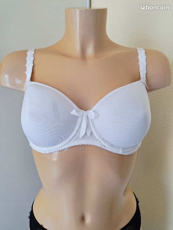 LISE CHARMEL SOUTIEN GORGE BANDEAU TAILLE 90B MODELE ULTRA FEMININ REF ACC5642