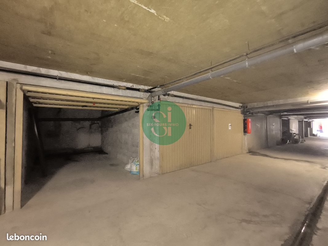 Parking 13 m² · à Six-Fours-les-Plages · 13 m² · 31 000 €