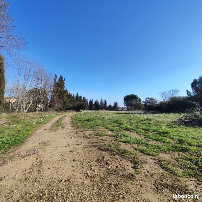 Terrain 440 m² · à Moussan · 109 000 €