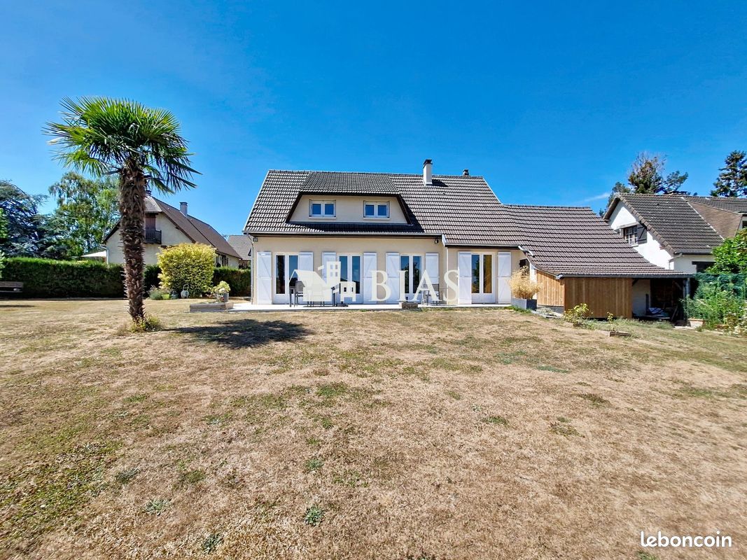 Maison 6 pièces 139 m² · à Fontaine-Bellenger · 139 m² · 254 000 €