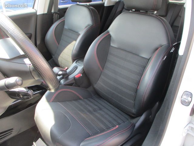 PEUGEOT 2008 1.6 Blue hdi 100 cv GT LINE (image 7)