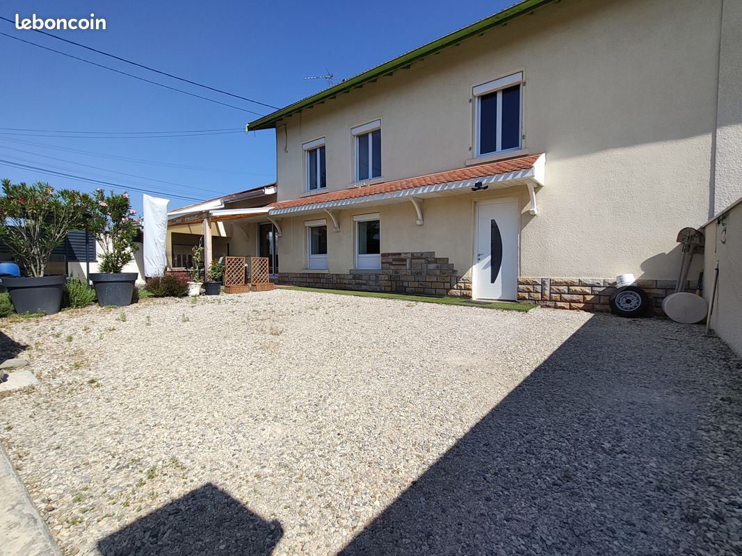 Maison 4 pièces 97 m² · à Saint-Romain-de-Jalionas · 97 m² · 285 000 €