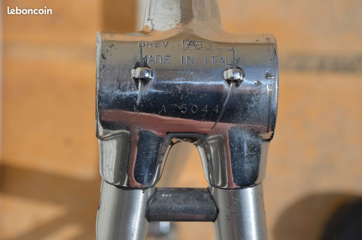 Cadre de vélo de route Alan Competizione vintage – Tubes en aluminium (🇮🇹) - ALAN - 13710 - Troc Vélo