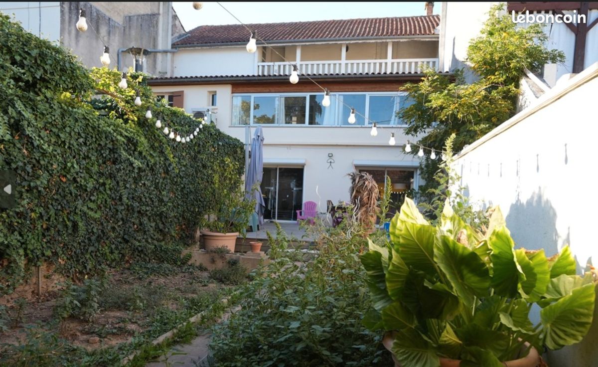 Maison 7 pièces 225 m² · à Clairac · 225 m² · 169 900 €