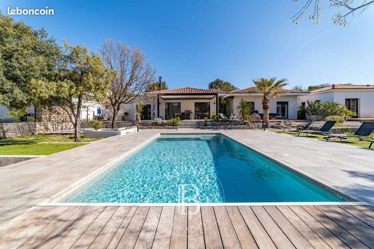 Maison 12 pièces 275 m² · à Cazevieille · 275 m² · 1 090 000 €