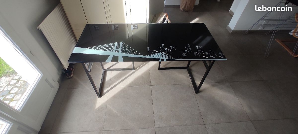 Bureau verre (image 1)