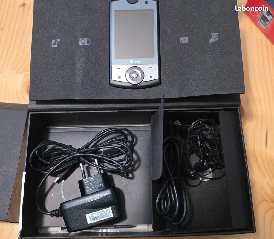 HTC Touch Cruise Pocket PC D'occasion - Windows Mobile, 3G/WiFi, Avec Boîte Et Chargeur