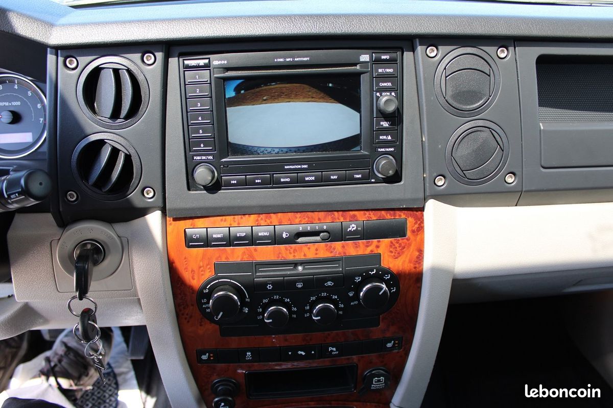 Jeep COMMANDER 3L V6 218 CV CRD "7 PLACES" OVERLAND "4X4" GPS RE CAMÉRA TOE ATTELAGE BOITE AUTO (image 18)
