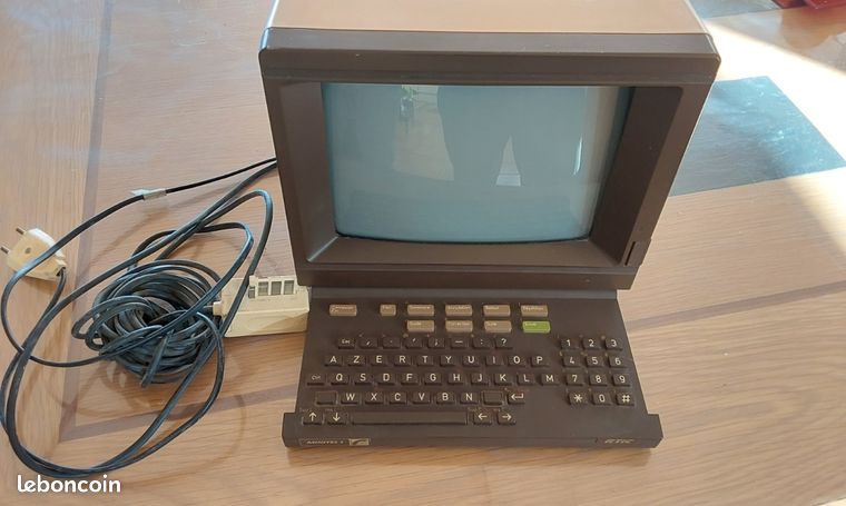Minitel 1 Vintage - Ordinateur Collector RTIC PTT - état Fonctionnel