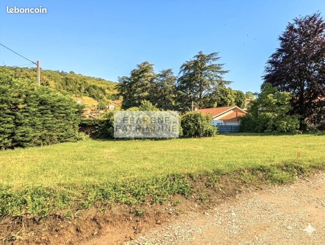 Terrain 711 m² Panossas · 175 000 €