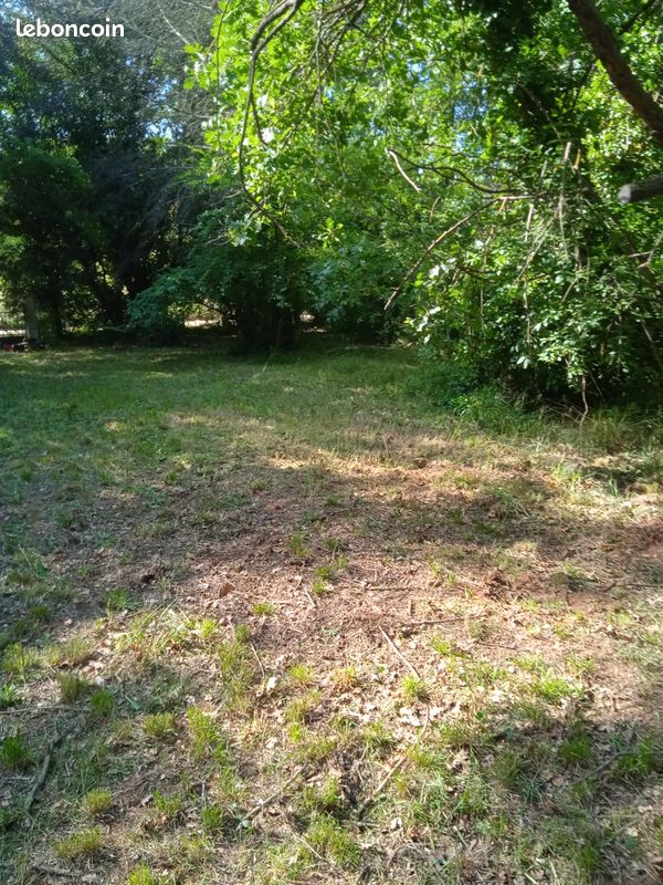 Terrain de loisirs ou d'agrément · à Le Thoronet · 45 000 €