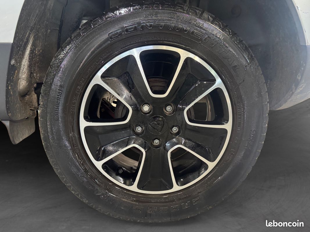 DACIA DUSTER 1.5 DCI 110 BLACK TOUCH 110Ch Garantie 12 mois (image 16)