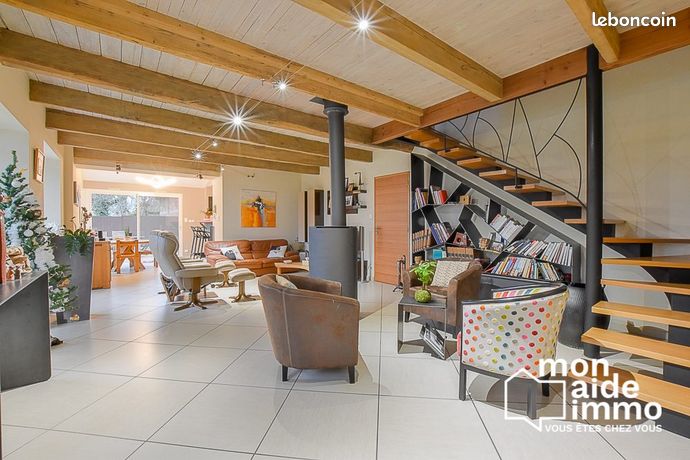 Propriété 6 pièces 215 m²