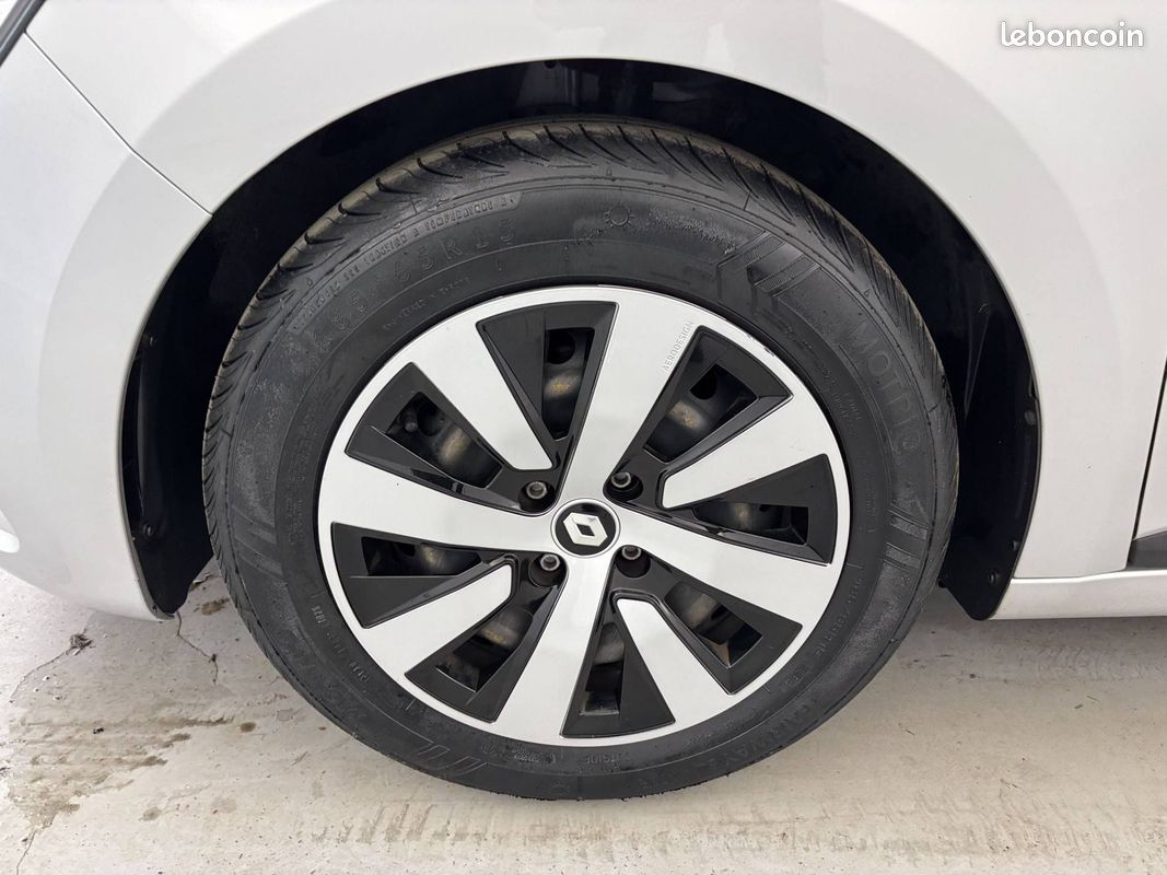 RENAULT Clio TCe 90 Equilibre (image 18)