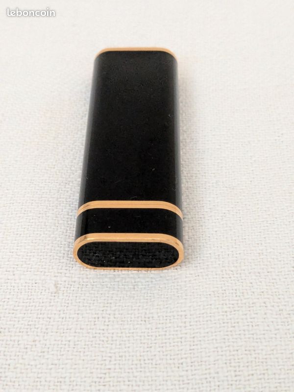 Briquet à gaz Cartier en laque noire et plaqué or (image 5)