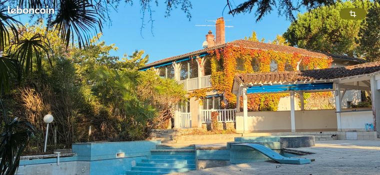 Villa 8 pièces 226 m²
